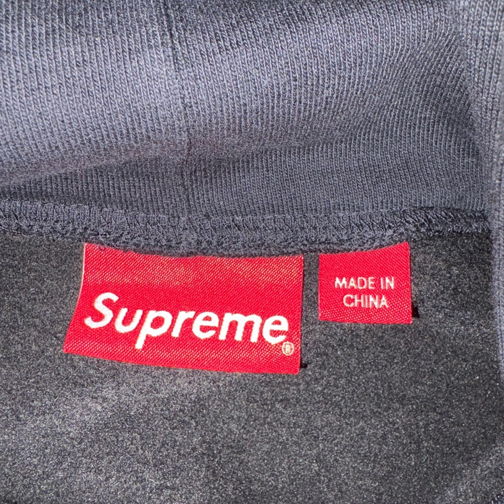 2023
Supreme Team Flocked Hooded Sweatshirt 'Black' - Picture 8 of 10